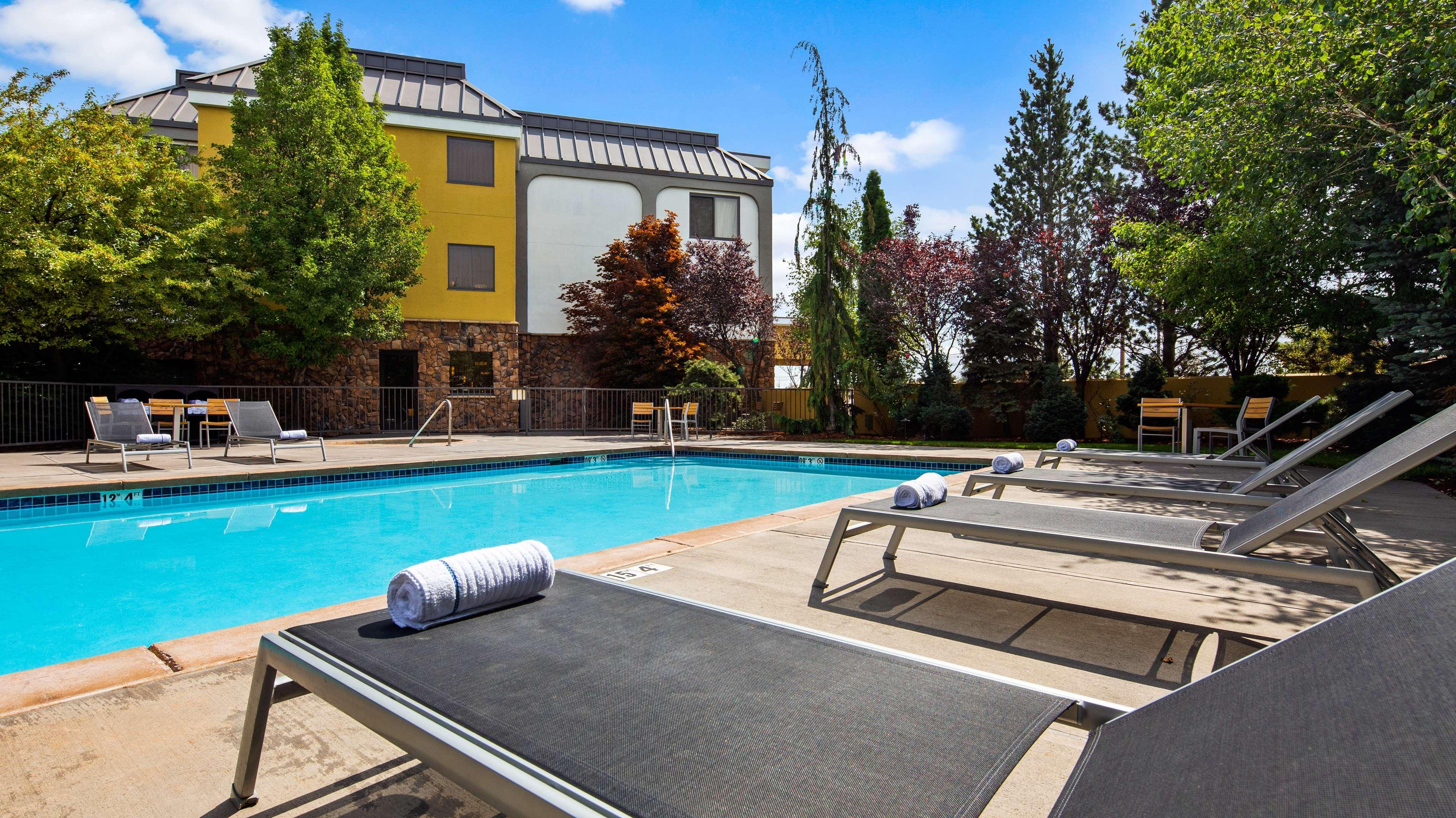 Best Western Plus Olympic Inn Klamath Falls Bagian luar foto